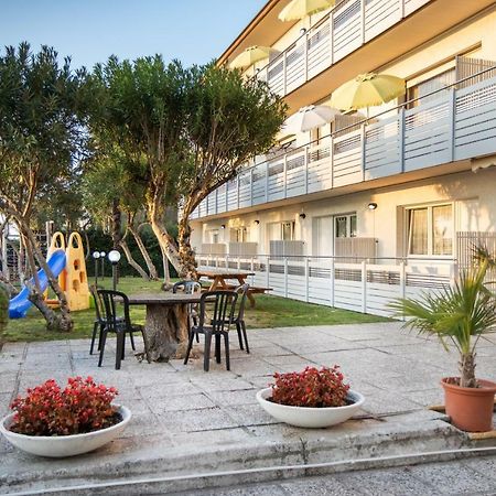 Yachting Residence Lignano Sabbiadoro Exterior photo